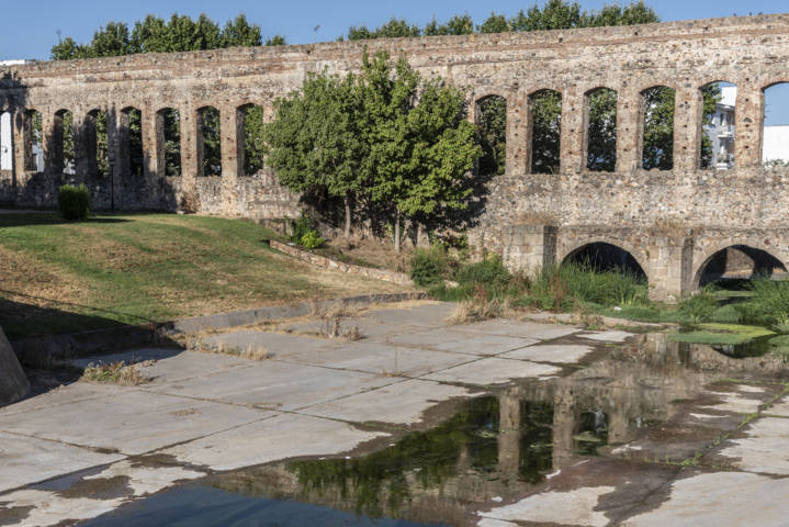 Badajoz - Mérida 106 - Merida - Acueducto de San Lázaro.jpg